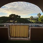 Ensoleille Pres Du Port Et Des Plages Solea Йер