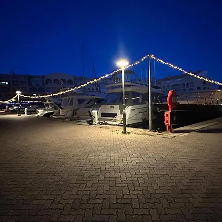 شقة Ensoleille Pres Du Port Et Des Plages Solea