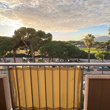 Ensoleille Pres Du Port Et Des Plages Solea Апартаменты Йер