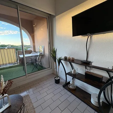 Ensoleille Pres Du Port Et Des Plages Solea Апартаменты Йер