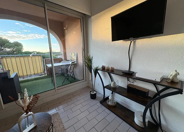 Ensoleille Pres Du Port Et Des Plages Solea Apartman Hyères