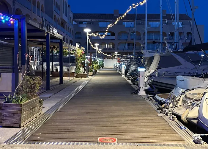 Appartement Ensoleillé Près Du Port Et Des Plages Hyères